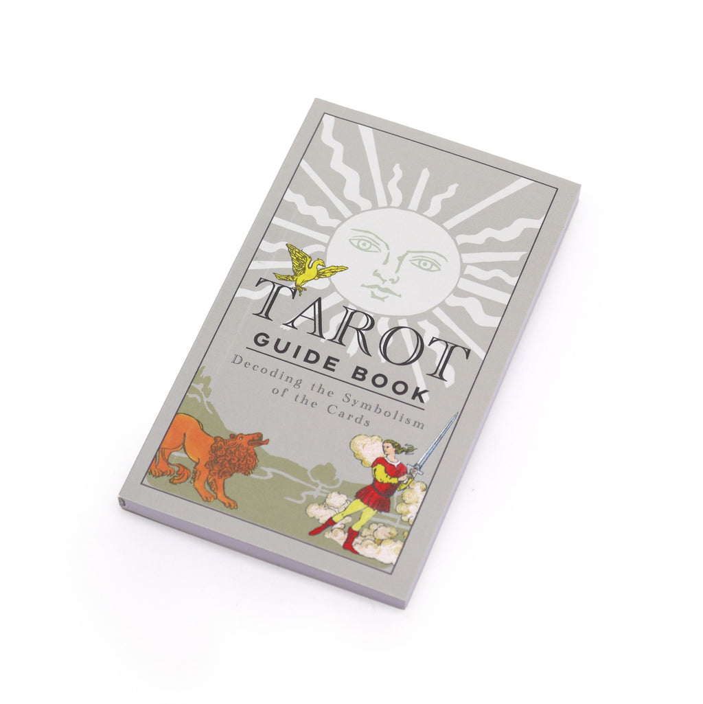 Tarot-kortit opaskirjalla – Traditional Arcana